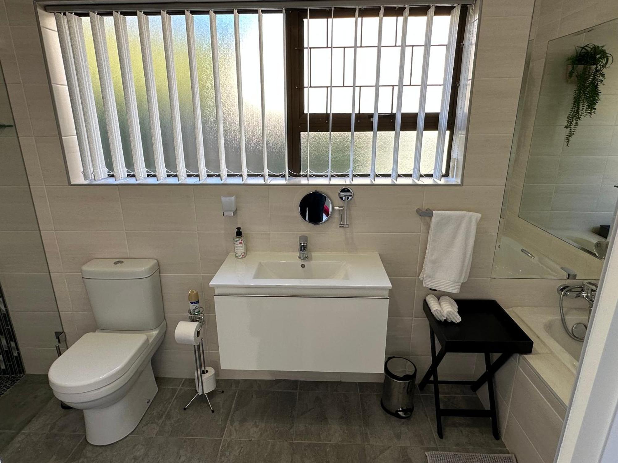 Strelitzia, Spacious With A Stunning View Cape Town